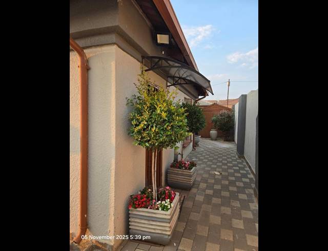 3 BEDROOM HOUSE FOR SALE IN CLAYVILLE